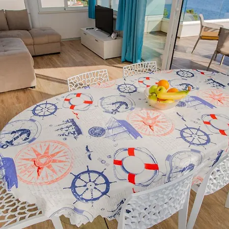 Exclusive Seaside Dream Apartment