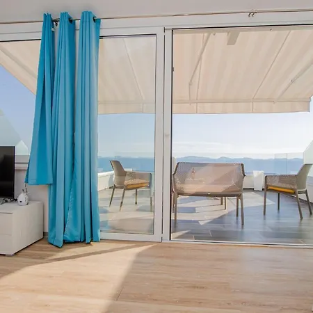 Exclusive Seaside Dream Apartment *